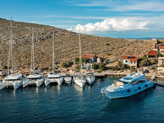 yachting kroatien marina bucht yachten