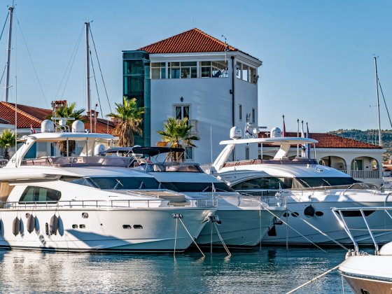 yachting kroatien marina motoryachten
