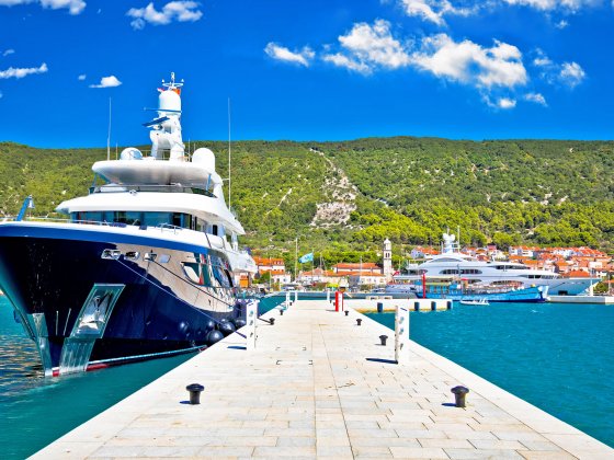 yachting kroatien motoryacht marina dorf