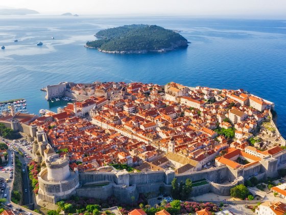 kroatien stadt burg meer